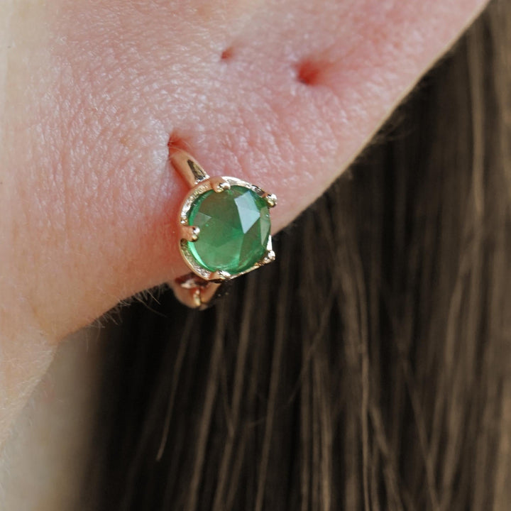 Édition limitée | Boucles d'oreilles Huggie Hoop avec pierres précieuses naturelles