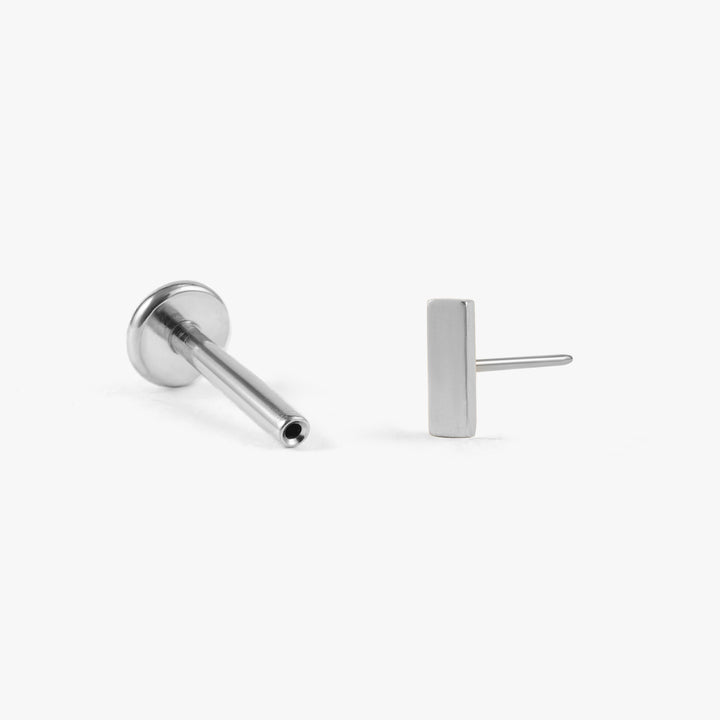 Mini schlichter Baguette Push Pin Piercing Ohrring