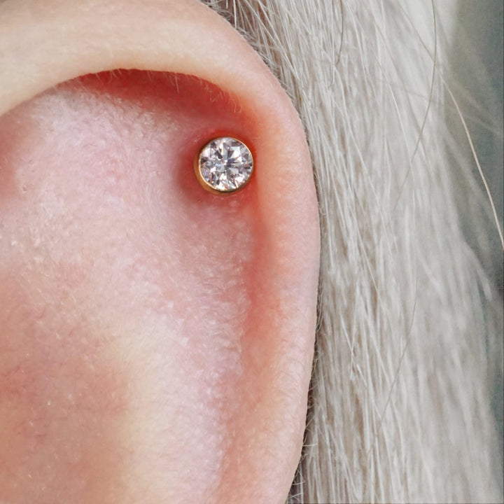Boucle d'oreille à punaise en cristal 3A CZ de plusieurs tailles