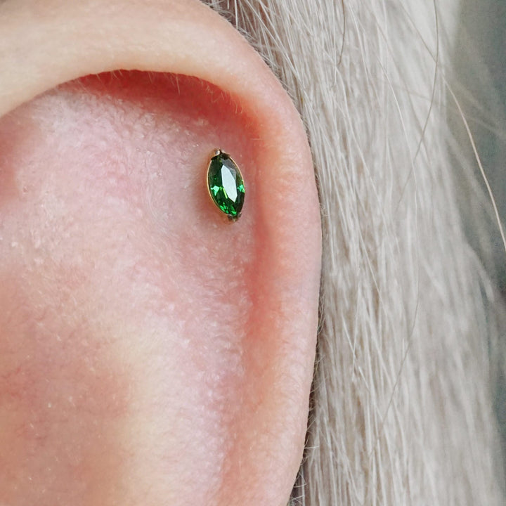 Winziger Marquise Smaragdgrün 3A CZ Push Pin Piercing Ohrring