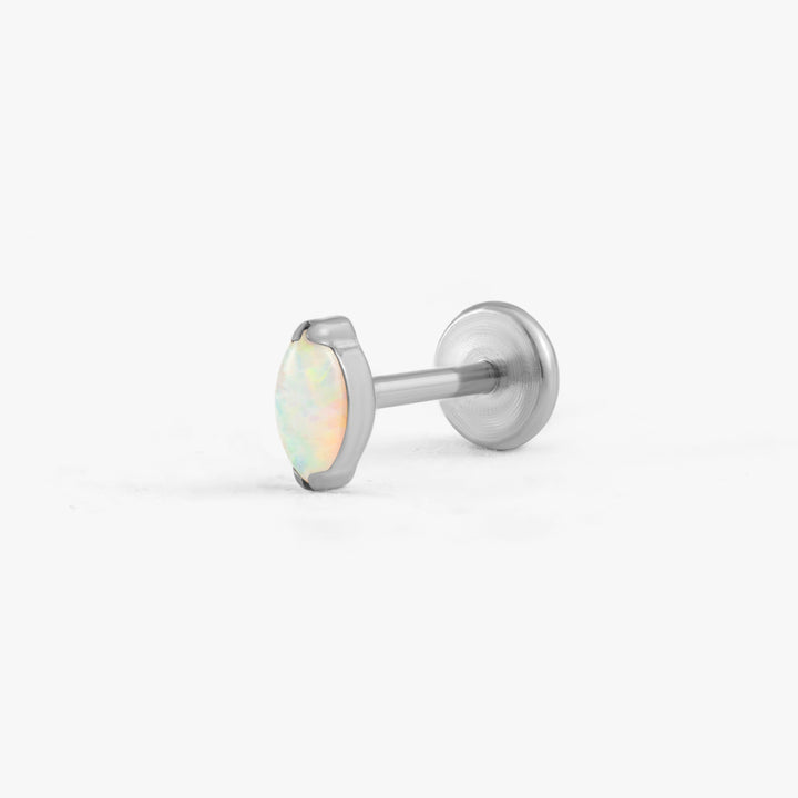 Boucle d'oreille piercing petite opale blanche marquise