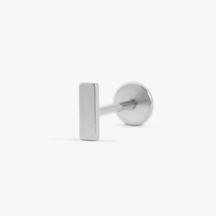Mini schlichter Baguette Push Pin Piercing Ohrring