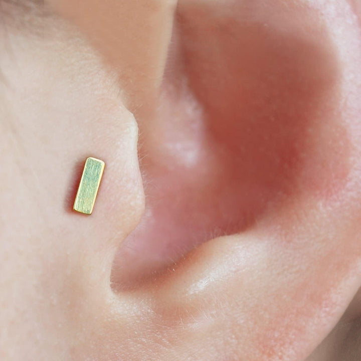 Mini schlichter Baguette Push Pin Piercing Ohrring